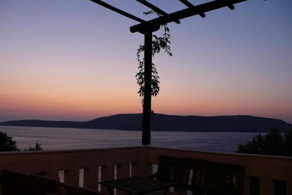 Villa With Breathtaking Views And Private Beach Agios Dimitrios  외부 사진